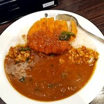 CoCo壱番屋 - 料理写真:メンチカツカレー ハーフほうれん草トッピング