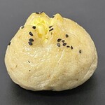 MAHL ZEIT - 2025.11.19 (水)    クリームチーズセサミ　210円（税込）