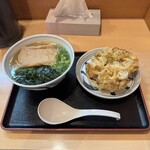 手打ちうどん寺屋  - かき揚げうどん（きつねとわかめトッピング）