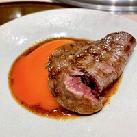 西麻布けんしろう - ⑨ 【焼きのスペシャリテ】
                    ・特選和牛ヒレの焼きすき トリュフ、濃厚卵黄