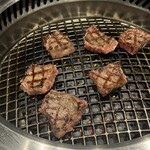 近江牛専門店 万葉 まえだ亭 - 