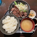 大いなる樹 - 厚切り牛タン ランチ1,080円