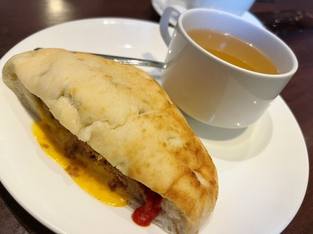 Kissa Shitsu Renoir Shinagawa Takanawa Guchi Ten