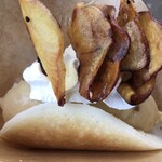 SURABI - おさつチップスがブッ刺さった、おいもカスタード