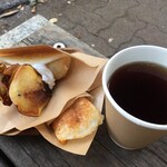 SURABI - スラビのお供はホットジャワティー(¥350)