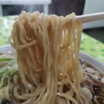 手打ち らーめん 響 - この麺が美味し！！コシと歯応え！つい大盛りに！