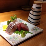 お酒と魚とおばんざい 浮波月 - アジと戻りカツオとブリ