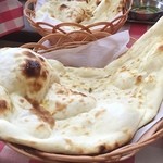 ルンビニ 生駒店 - 大きなナンが食べ放題