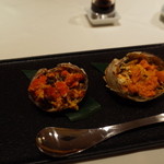 メゾン・ド・ユーロン - 丸ごと上海蟹の姿蒸し 左メス 右オスの食べ比べ 2014.11.2x