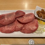 焼肉 多牛 - 「上タン」（1320円）