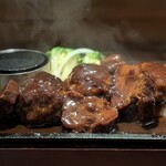 ハンバーグステーキ jumbo - 牛タンもごろごろと