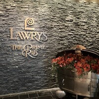 ロウリーズ・ザ・プライムリブ 恵比寿ガーデンプレイス店 - 