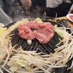羊肉炭火焼 肉汁屋 - 