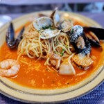 Pitto Cafe - プレートランチはパスタかピザが選べます。魚介のパスタ