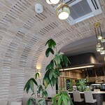 Pitto Cafe - カウンター脇のショーケースからデザート選べます