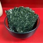 末広家 - 高級海苔は5枚200円。別皿で提供されます。