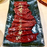 和牛ホルモンとタレ漬け焼肉 壺ほる - 