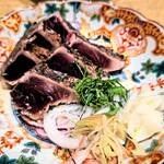 藁焼き鰹たたき明神丸 - 鰹の藁焼き タレたたき