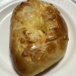 SUMOMO BAKERY - 料理写真:明太チーズチーズ@180円＋税