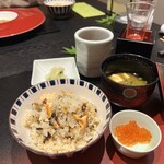 山荘 風の杜 - 鮭、イクラの釜飯ご飯