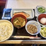 すき家 - 鮭・納豆定食+牛小鉢