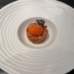 VinIX - 田村牛のモモ肉のユッケ:肉の粒がしっかりしており◎