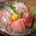越前魚問屋 蟹ヱ門 - 刺身盛り合わせ