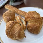 ベーカリーレストランサンマルク - croissant and choco croissant