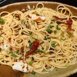 五右衛門 - 料理写真:タコのペペロンチーノ大盛り
