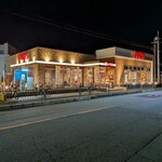 デニーズ - 夜の店舗外観