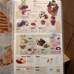 デニーズ - 山ほどある定番デザートメニュー表の一部
