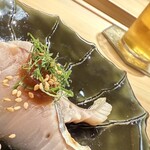 鮨 侑じ - 鰆のたたき(たまねぎ醤油で)