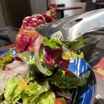 俺の炭火焼ステーキ - ドレッシングが美味しすぎて止まらない