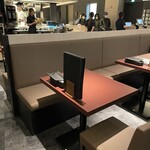 俺の炭火焼ステーキ - カウンター、2名席、４名席、色んな人数に対応