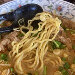 いやどうも - 中太麺の様子