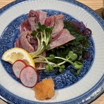 超速鮮魚寿司 羽田市場 博多駅地下街店 - まぐろホホ肉刺身¥869