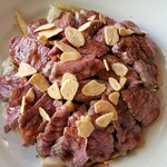 かくいにいくか - （※写真4）ステーキ丼（真上から）