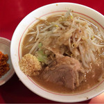 千里眼 - ラーメン麺半分ニンニクアブラカラアゲ別で 730円 