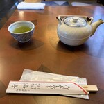 藤舟 - 先ずは温かいお茶