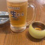 まな板の上のサカナ 千葉店 - アラジンに出てきそうなおしゃれ容器に入ったお通しの鳥出汁。美味しいけど、めっちゃ熱くて若干飲みにくい容器なので火傷注意。