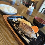 グリル百福 - 写真を撮り忘れて　ブロッコリーとハンバーグを食べちゃいました