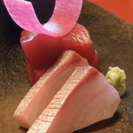 東京 芝 とうふ屋うかい - 本日の港より；鮪とかんぱち；アップ