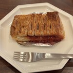 大須ベーカリー - チェリーパイ、過去いち美味しいパリパリのパイ