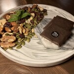 KAVALAN Whisky Bar - 