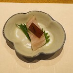 鮓 きずな - 太刀魚。ポン酢のジュレを添えて。