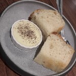 284 - お通しから美味しかった！チーズフォンデュのようなソースにディップ