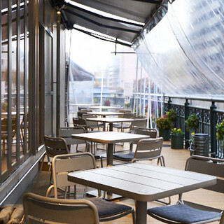 景色も楽しめる堀川沿いの好立地！仕事帰りから宴会まで歓迎◎