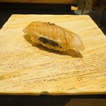 鮓 きずな - 藁で燻したサワラ