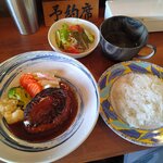 ベラヴィスタ - 手ごねハンバーグセット1500円。もちろんソースも自家製です！＋150円でライス大盛りできます！