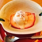 懐石 昇一楼 - デザート　焼きりんごとあんこ風味のアイス